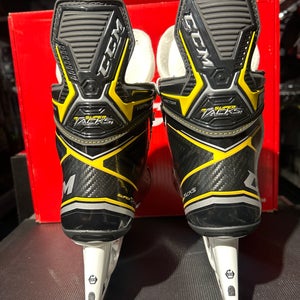 CCM Tacks Vector (SMU) Hockey Skates Regular Width Size 2.5 (New)