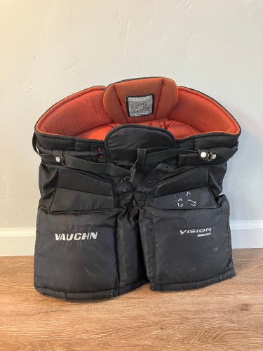 Intermediate Small 2014 Vaughn Vision 9200 Hockey Goalie Pants (Used)