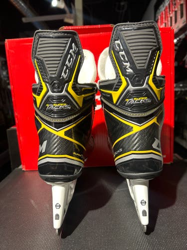 CCM Tacks Vector (SMU) Hockey Skates Regular Width Size 6.5 (New)