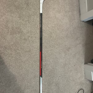 Intermediate Bauer Vapor Hyperlite Left Hand Hockey Stick P92M  (Used)