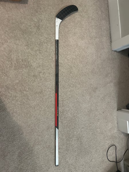 Intermediate Bauer Vapor Hyperlite Left Hand Hockey Stick P92M  (Used)