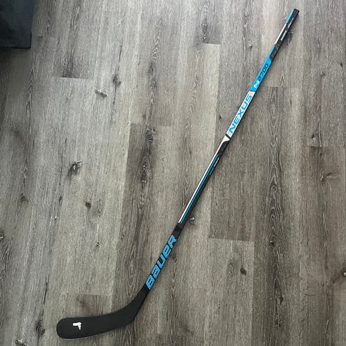 Senior Bauer Nexus N2700 Right Handed Hockey Stick P92 (New)