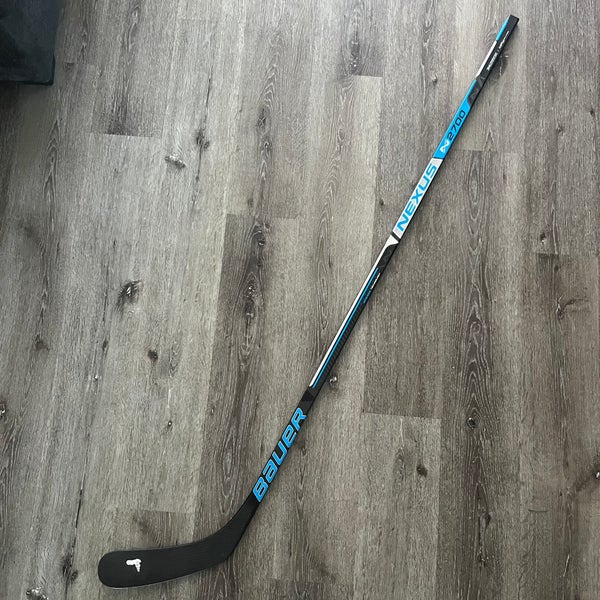 Senior Bauer Nexus N2700 Right Handed Hockey Stick P92 (New)