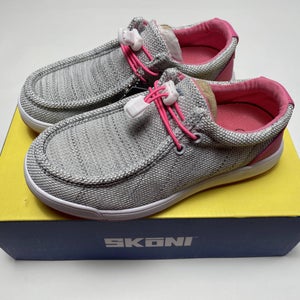 Skoni Slip-On Golf Shoes Gray Pink Women's SZ 7 (SKWGS004)