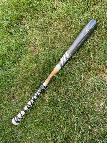 Marucci AM22 Maple Bat