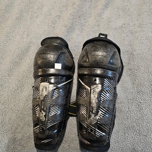 Youth CCM 8" Shin Pads (Used)