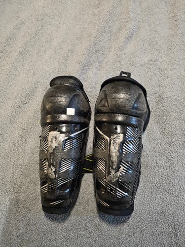 Youth CCM 8" Shin Pads (Used)
