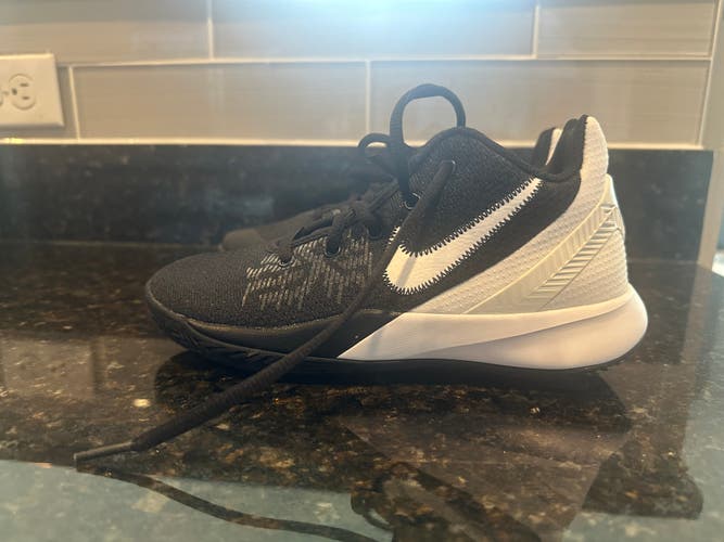Kid's 3Y (Big Kids / Youth) Kyrie Irving Nike Shoes (New)