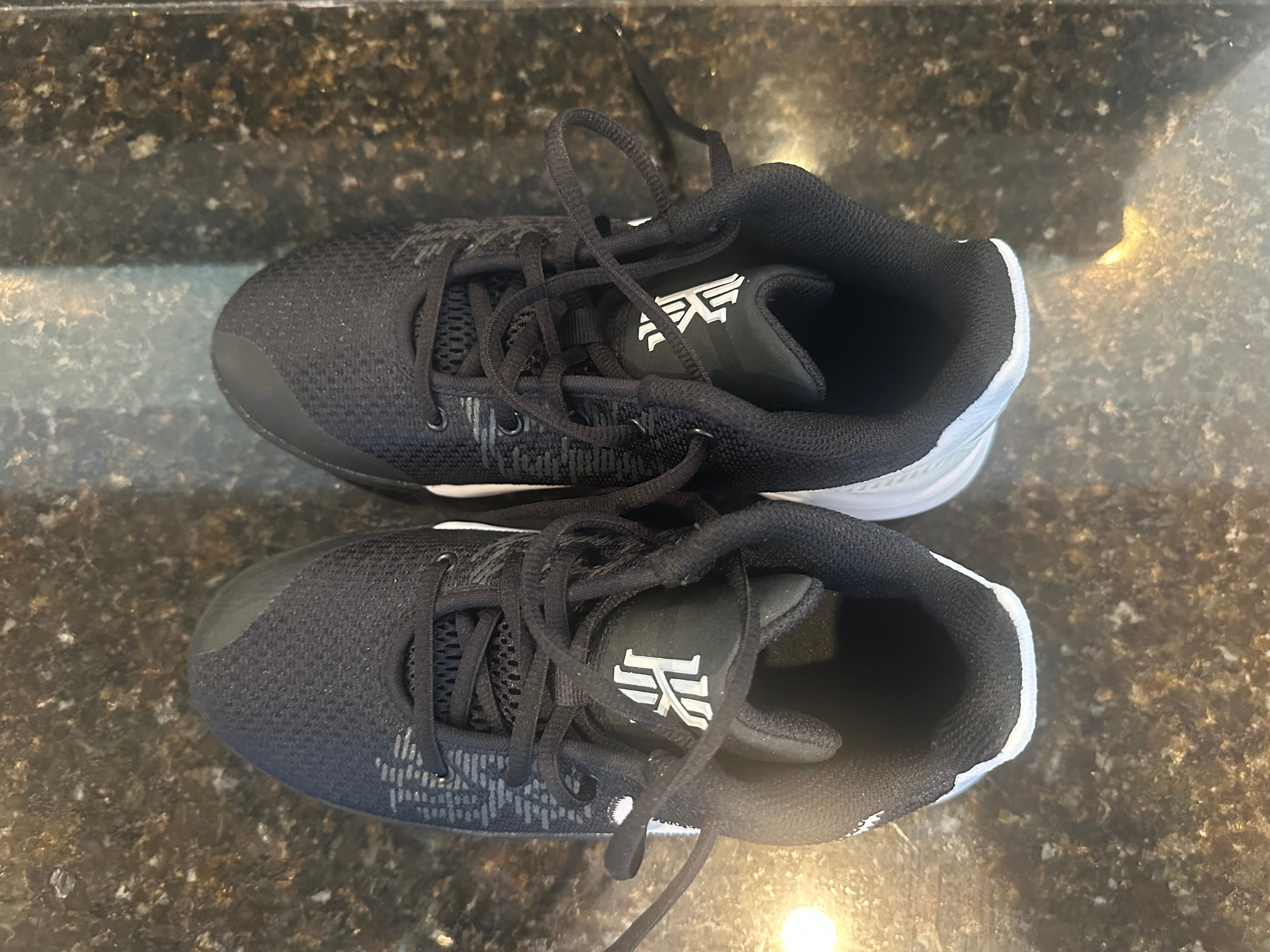 kyrie irving youth shoes