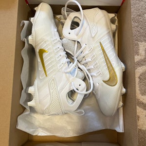 White Men's Size M 7.0 (W 8.0) Adult Nike Huarache (New)