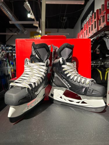 CCM Tacks Vector Premier (SMU) Hockey Skates Regular Width Size 9 (New)