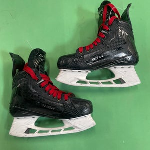 Int Bauer Supreme Mach Hockey Skates Size 5 Fit 3 (Used)