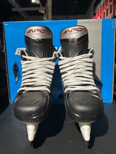Bauer Vapor Hyperlite 2 Hockey Skates Regular Width Size 6 (New)