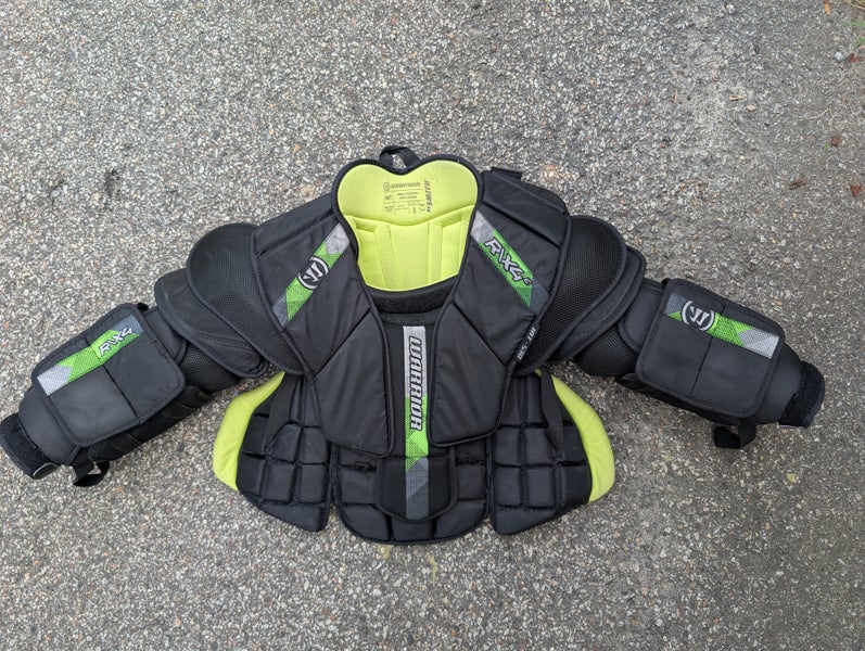 Small / Medium 2023 Warrior RITUAL X4 E Goalie Chest Protector (Used)