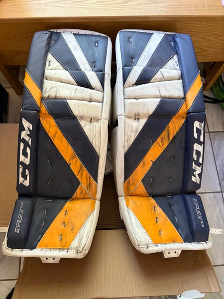 Goalie equipment, Leg Pads, Blocker, Glove
