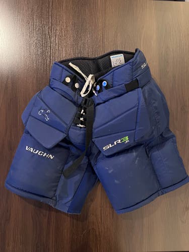 Junior Medium Vaughn 2022 Vaughn SLR3 Junior Goalie Pants Hockey Goalie Pants (Used)