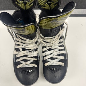 True Catalyst Pro Hockey Skates 9 (Used)