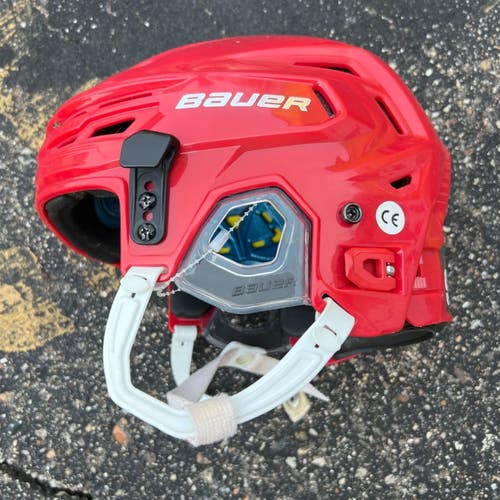 Small Bauer Re-Akt 150 Helmet (Used)