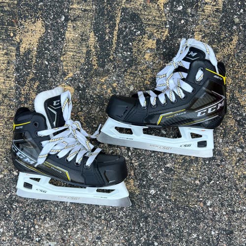 Youth CCM 9370 Hockey Goalie Skates | Size 13.5 (New)