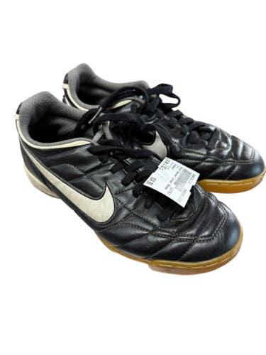 Nike (Used) Size M 3.5 (W 4.5) Black Indoor Cleats