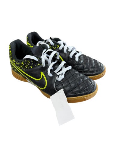 Nike (Used) Black Indoor Cleats