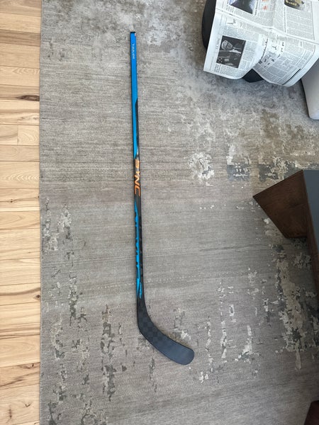 Senior Bauer Nexus Sync Right Handed Hockey Stick P92 (New)