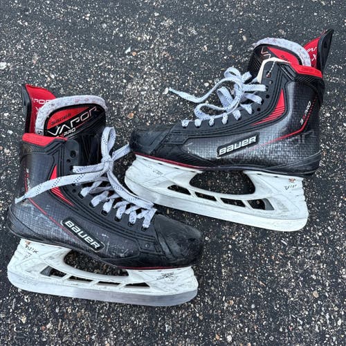 Intermediate Bauer Vapor 3X Pro Hockey Skates | Size 5.5 (Used)