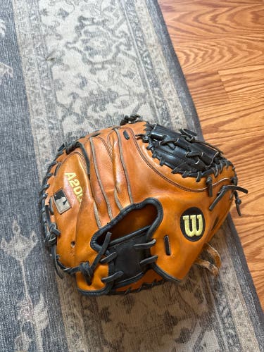 Wilson RH Catcher's A200 Baseball Glove 32.5" (Used)