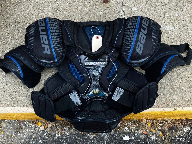 Small Senior Bauer Supreme One95 Shoulder Pads (Used)