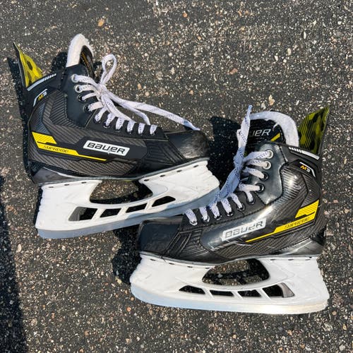 Senior Bauer Supreme M3 Hockey Skates 7 (Used)