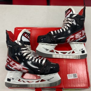 NEW Senior CCM JetSpeed FT4 Hockey Skates Size 7.5