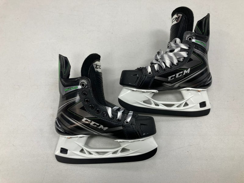 NEW Junior CCM Ribcor Maxx Plus Hockey Skates Size 3