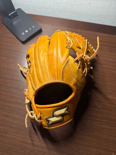 SSK Z7 Pitchers Glove