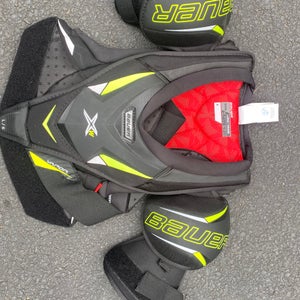 Large/Extra Large Senior Bauer Vapor Shoulder Pads
