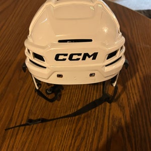 Medium CCM Tacks 910 White Hockey Helmet