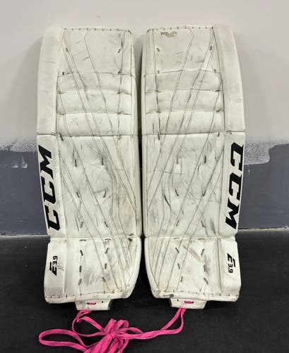 34" Senior CCM Extreme Flex E3.9 Goalie Leg Pads (Used)