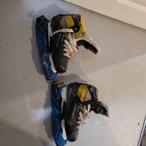 Bauer Supreme 3S Hockey Goalie Skates Extra Wide Width Size 3.5 (Used)