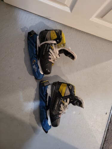 Bauer Supreme 3S Hockey Goalie Skates Extra Wide Width Size 3.5 (Used)