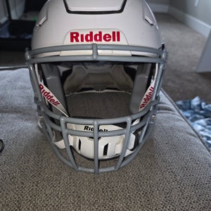 Large Youth Riddell SpeedFlex Helmet (Used)