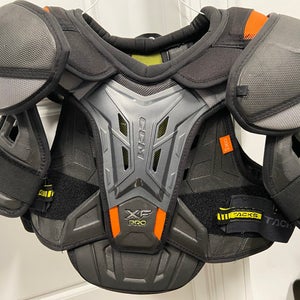 CCM Tacks XF Pro Sr shoulder pads - Like New!