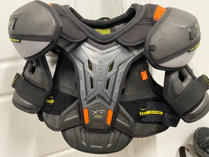 CCM Tacks XF Pro Sr shoulder pads - Like New!