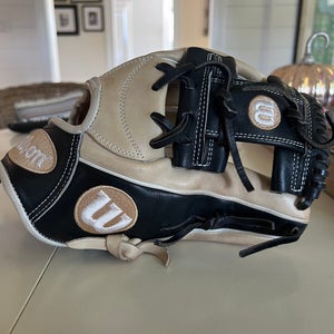 Wilson RH A2000 Baseball Glove 11.75" (Used)