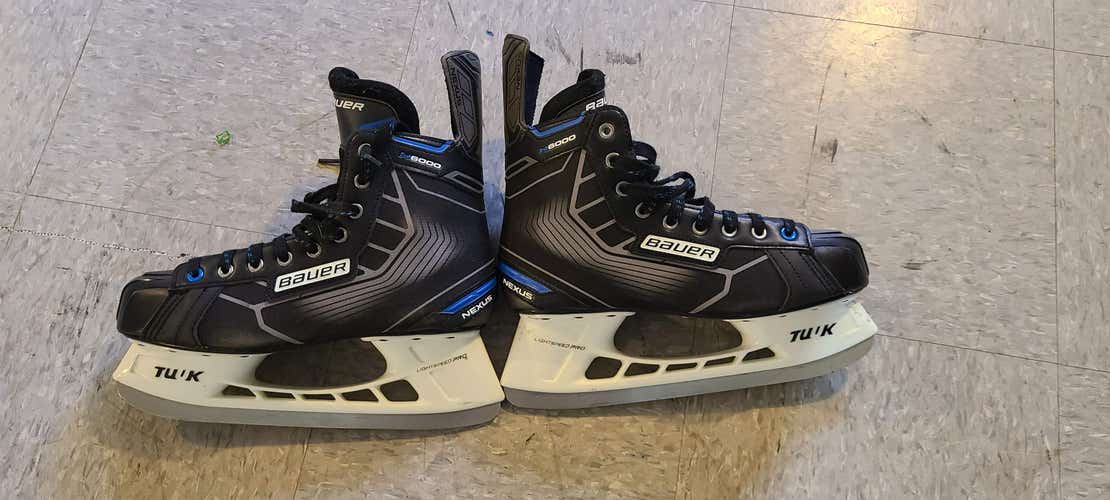 Bauer Nexus 6000 Hockey Skates 9 (Used)
