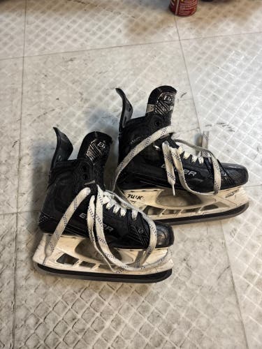 Bauer Supreme Mach men’s size 7.5 fit 2 hockey skates