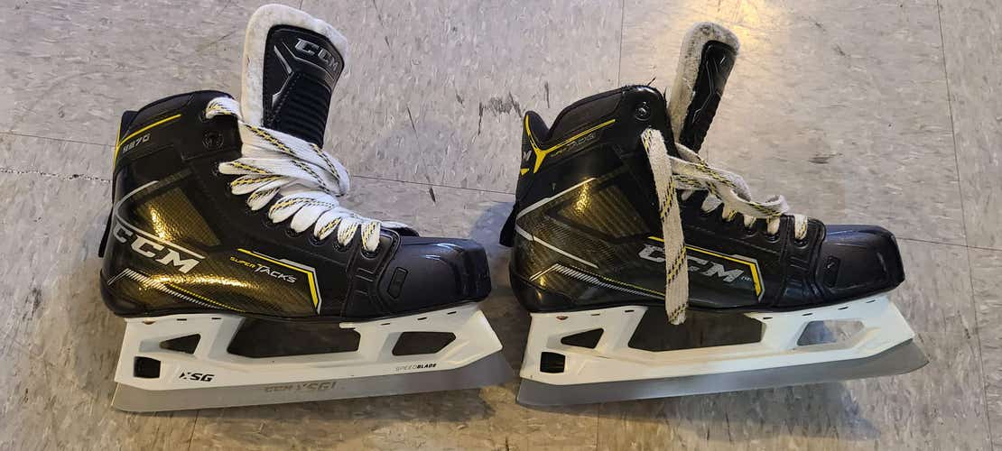 CCM Super Tacks 9370 Hockey Goalie Skates 8.5 (Used)