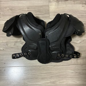 Medium Youth Xenith Velocity 2 Shoulder Pads (Used)