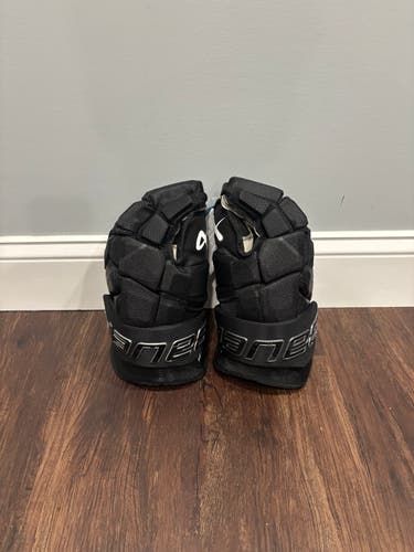 Bauer Supreme Mach Gloves 14" (New) All Black