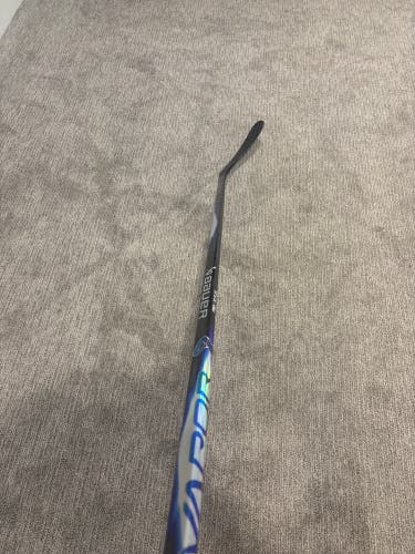 Senior Bauer Vapor FlyLite Right Handed Hockey Stick P92 (New)