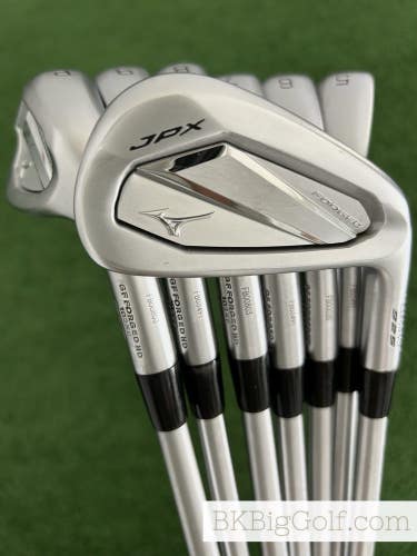 Mizuno JPX 925 Forged Iron Set 4-P / KBS Tour C-Taper Lite 110 Stiff