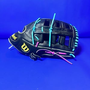 Wilson A2000 Baseball Glove 12.75" (Used)